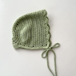 capota redonda con puntilla