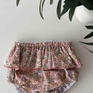 cubrepañal con volantes